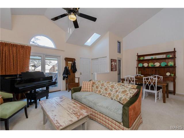 854 Hemingway Ln, Weldon Spring, MO 63304 photo 2
