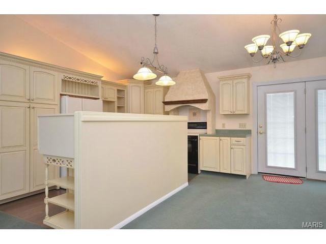 1342 Half Moon Dr, O'fallon, MO 63366 photo 3