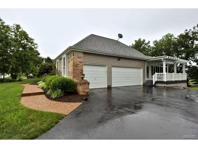 1171 Whitmoor Dr, Weldon Spring, MO 63304 photo 2