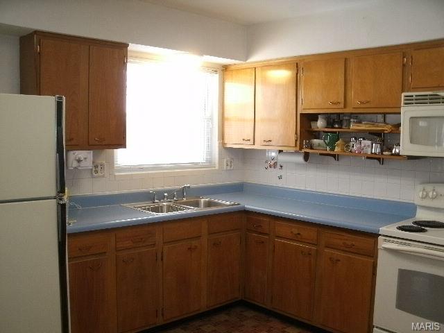 809 Cadora, Saint Louis, MO 63137 photo 3