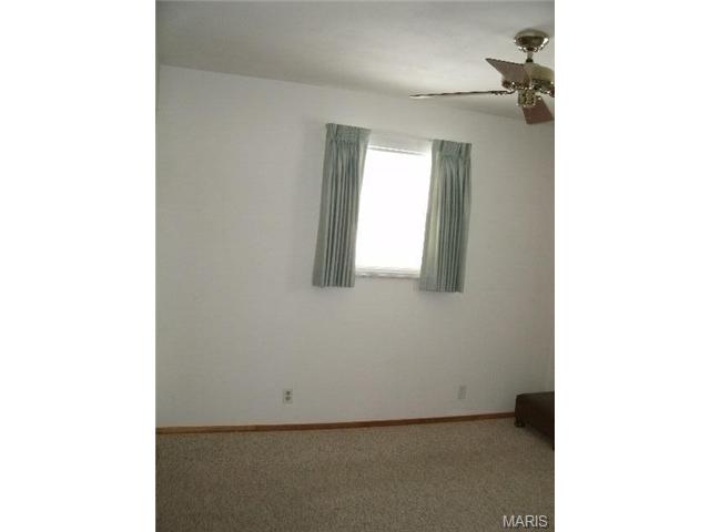 809 Cadora, Saint Louis, MO 63137 photo 6