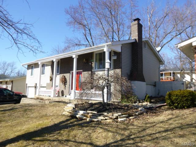 905 Queensbridge, Ballwin, MO 63021 photo 1