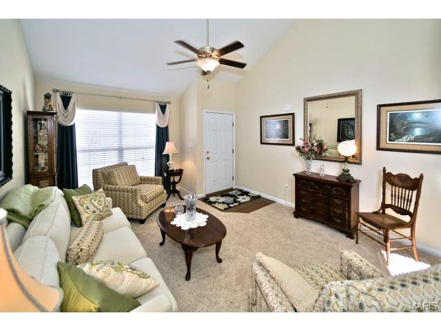 1404 Garnet Dr, O'fallon, MO 63366 photo 3