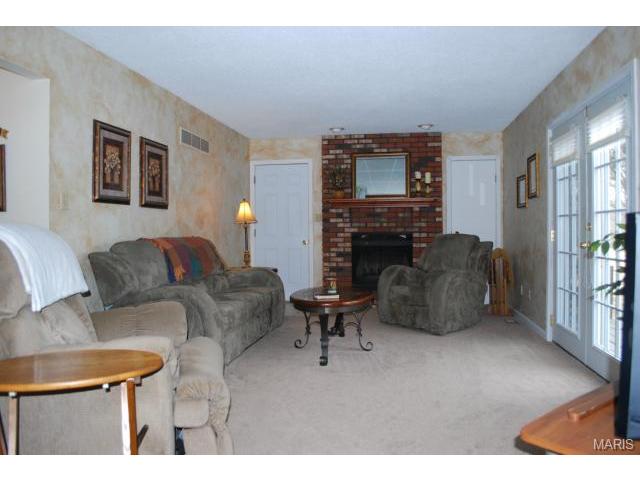 5930 Wycliffe, Weldon Spring, MO 63304 photo 2