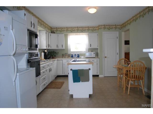 5930 Wycliffe, Weldon Spring, MO 63304 photo 3
