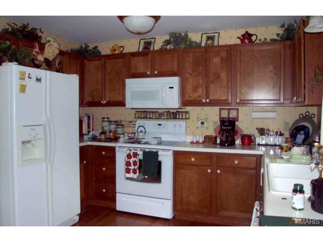 646 Hawk Run Dr, O'fallon, MO 63368 photo 2