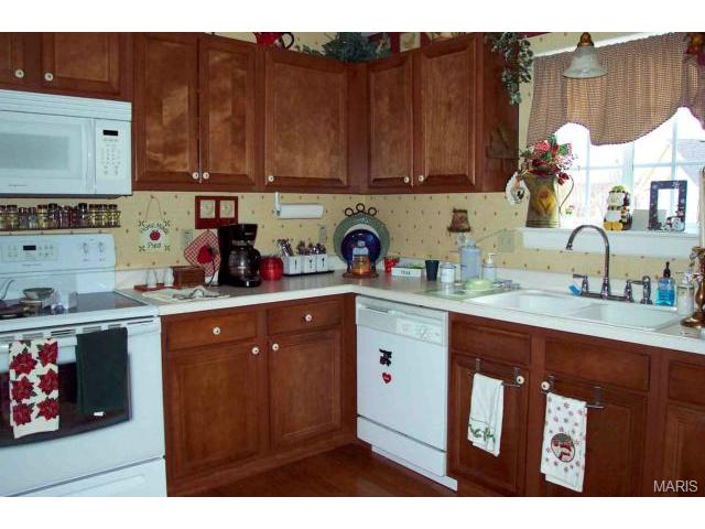 646 Hawk Run Dr, O'fallon, MO 63368 photo 3