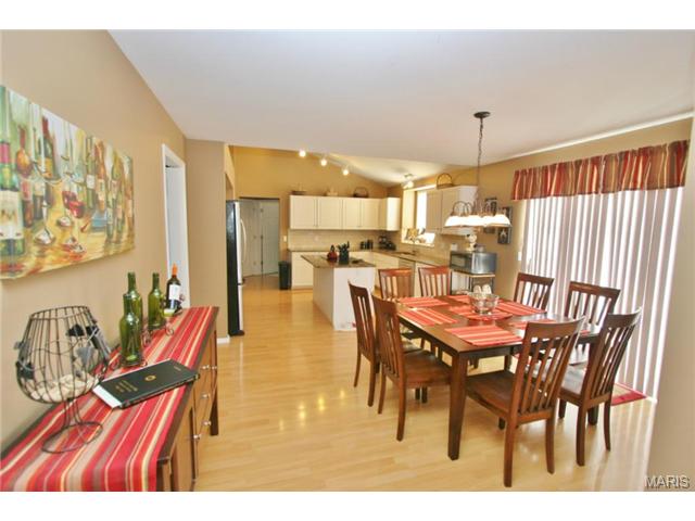 5724 Westchester Meadow Dr, Weldon Spring, MO 63304 photo 9