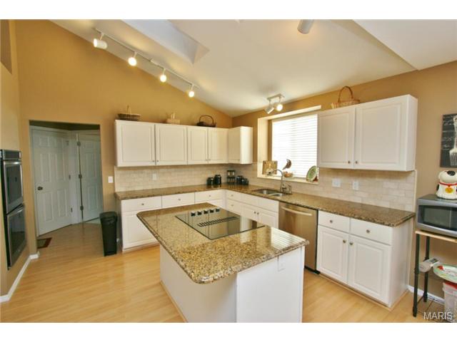 5724 Westchester Meadow Dr, Weldon Spring, MO 63304 photo 4