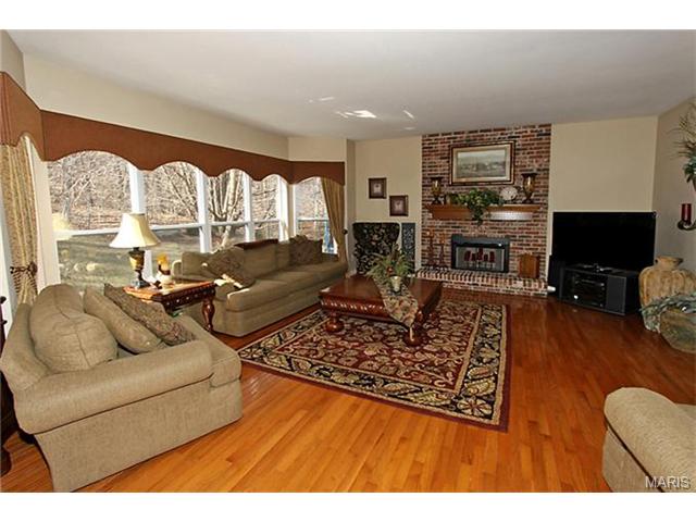 621 Legends View Dr, Eureka, MO 63025 photo 7