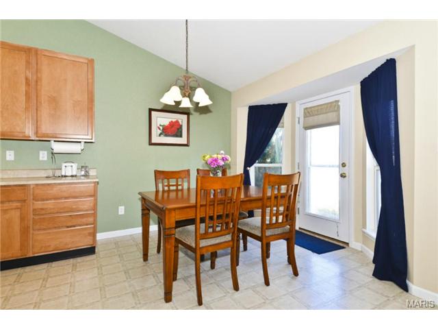 965 Tilestone Dr, O'fallon, MO 63366 photo 7