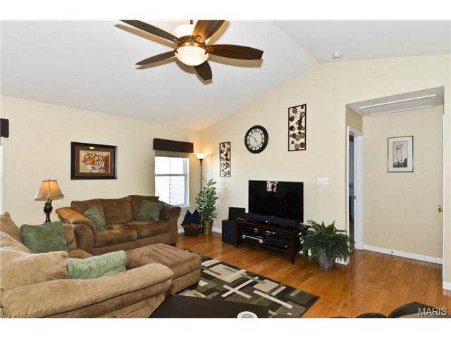 965 Tilestone Dr, O'fallon, MO 63366 photo 5