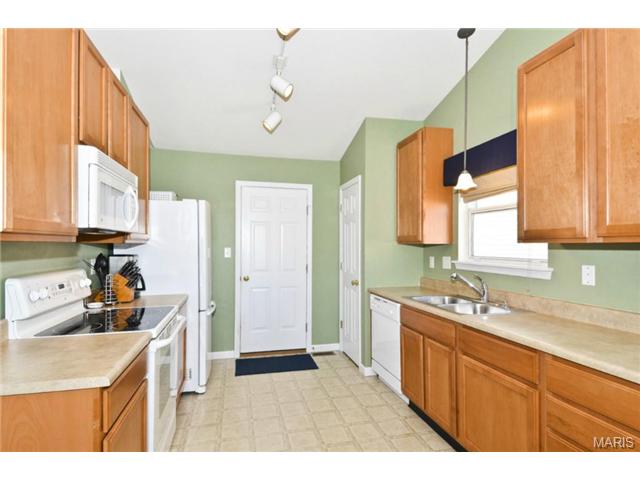 965 Tilestone Dr, O'fallon, MO 63366 photo 9