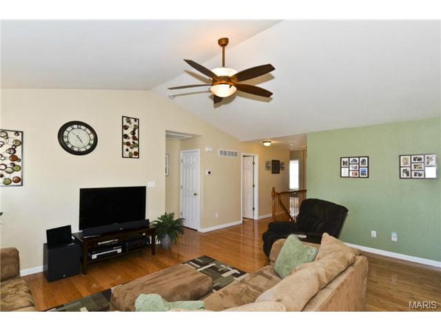 965 Tilestone Dr, O'fallon, MO 63366 photo 3