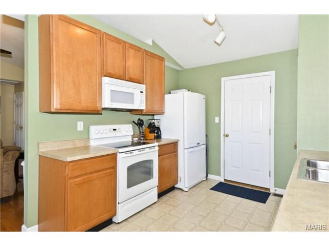 965 Tilestone Dr, O'fallon, MO 63366 photo 10
