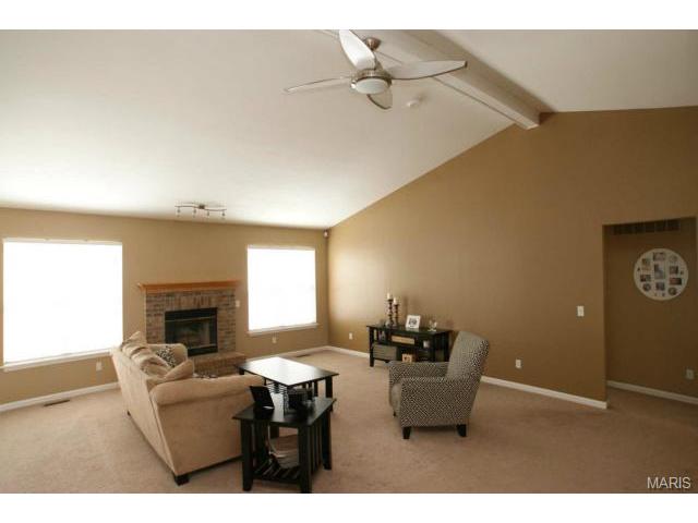 120 Chantry Dr, O'fallon, MO 63366 photo 3