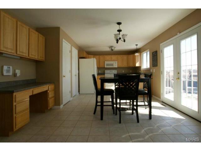 120 Chantry Dr, O'fallon, MO 63366 photo 7