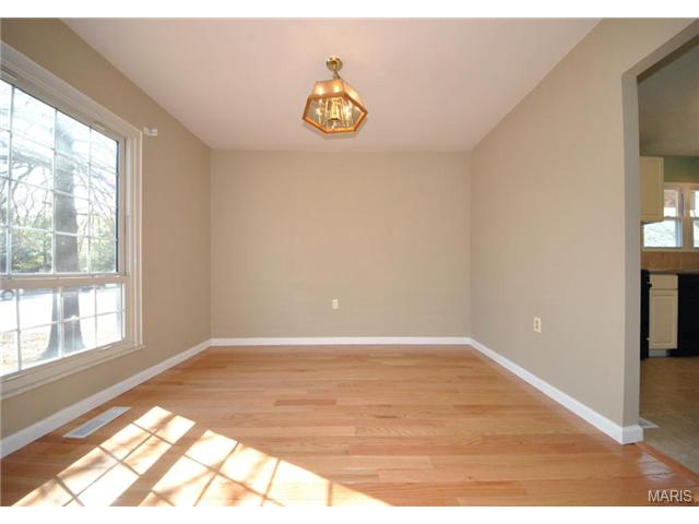 1211 Big Bend Rd, Ballwin, MO 63021 photo 5