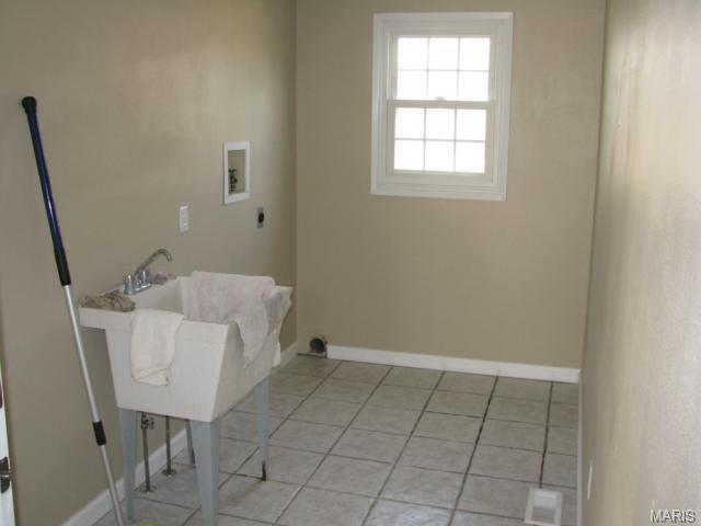 111 S Edward Ct, Eureka, MO 63025 photo 5