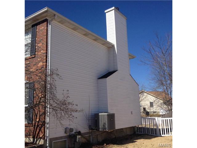 2213 Pendleton Cir, O'fallon, MO 63368 photo 2