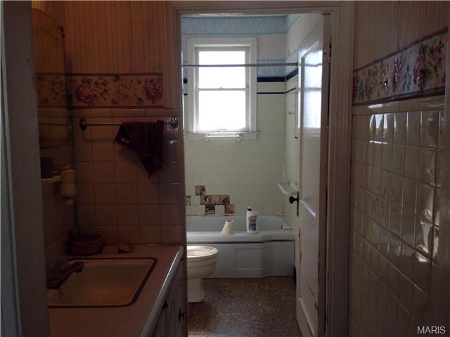 10329 Toelle, Saint Louis, MO 63137 photo 14