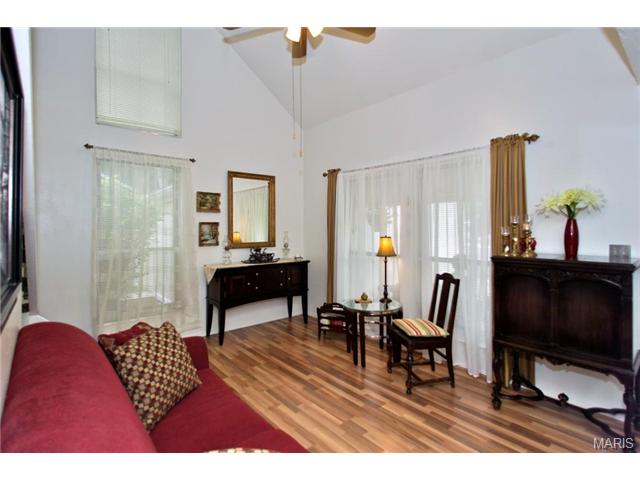 417 Applestone, Ballwin, MO 63021 photo 2