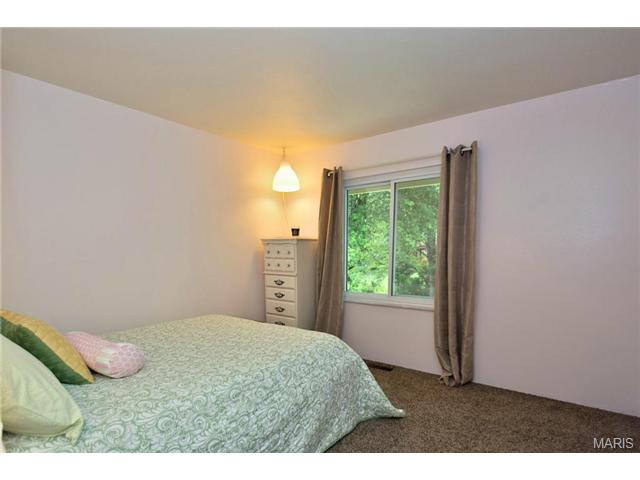 417 Applestone, Ballwin, MO 63021 photo 10