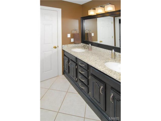 928 Kimswick Mnr, Ballwin, MO 63011 photo 20