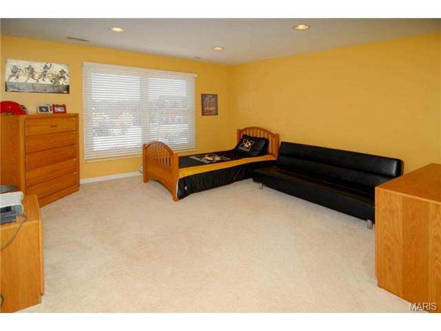 928 Kimswick Mnr, Ballwin, MO 63011 photo 22