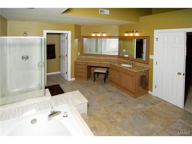 928 Kimswick Mnr, Ballwin, MO 63011 photo 18