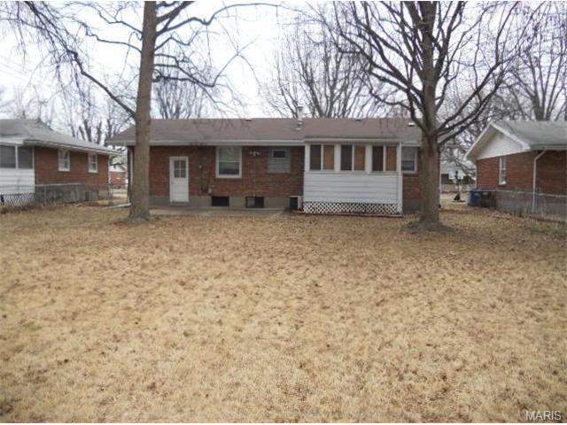 317 Ward Dr, Ferguson, MO 63135 photo 5