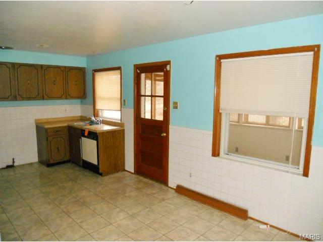 317 Ward Dr, Ferguson, MO 63135 photo 8