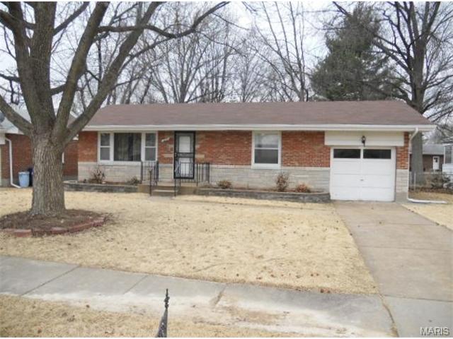317 Ward Dr, Ferguson, MO 63135 photo 2