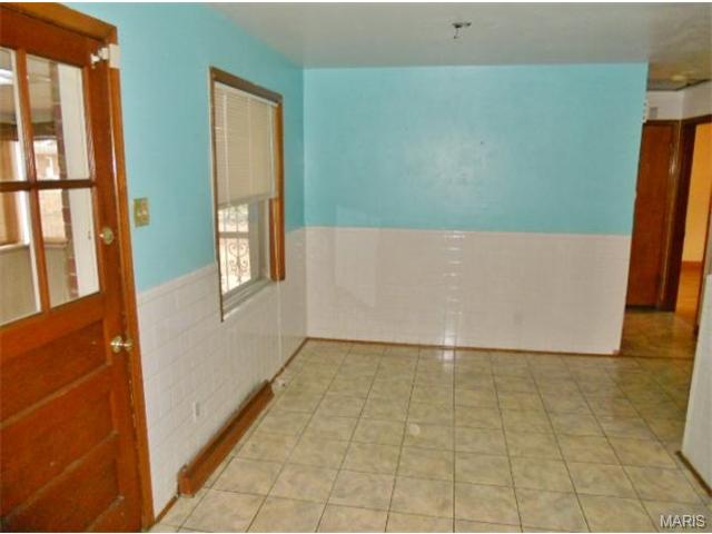 317 Ward Dr, Ferguson, MO 63135 photo 10