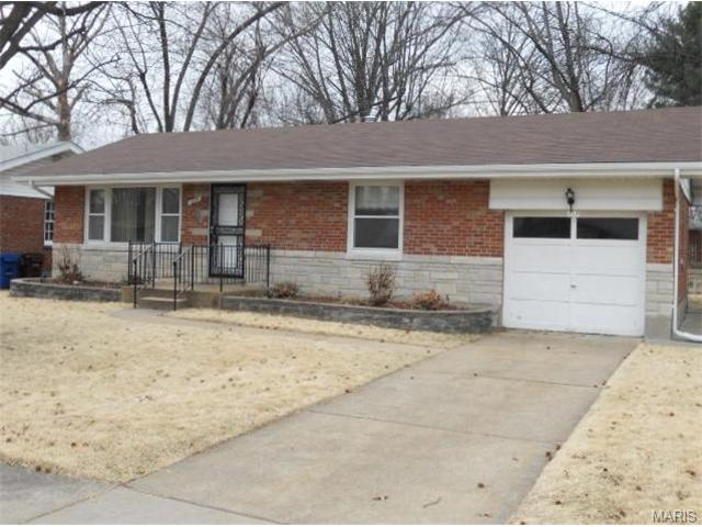 317 Ward Dr, Ferguson, MO 63135 photo 1