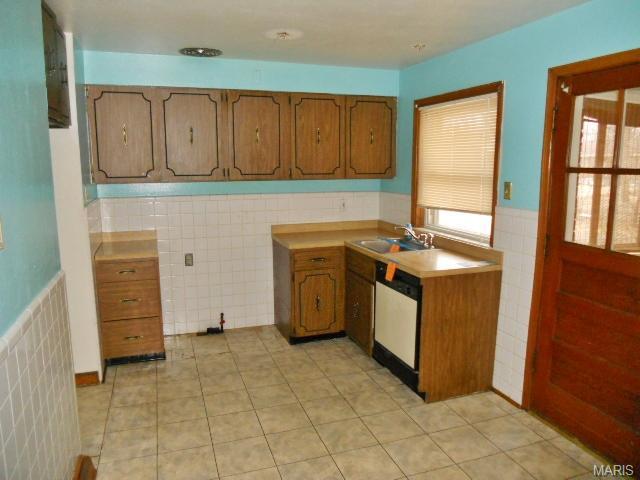317 Ward Dr, Ferguson, MO 63135 photo 9