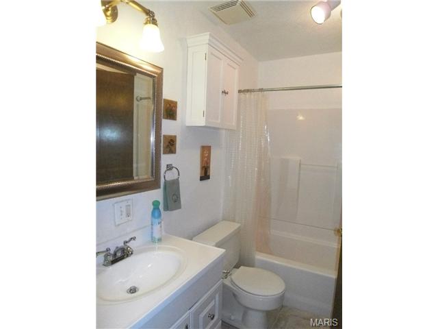 5422 Trailbend Dr, Black Jack, MO 63033 photo 17