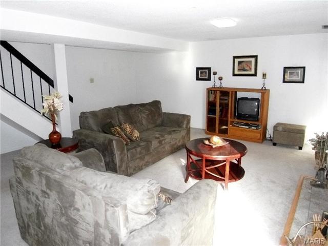 5422 Trailbend Dr, Black Jack, MO 63033 photo 13