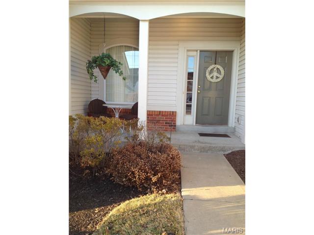 611 Hawk Run Dr, O'fallon, MO 63368 photo 2