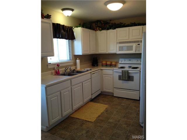 611 Hawk Run Dr, O'fallon, MO 63368 photo 8