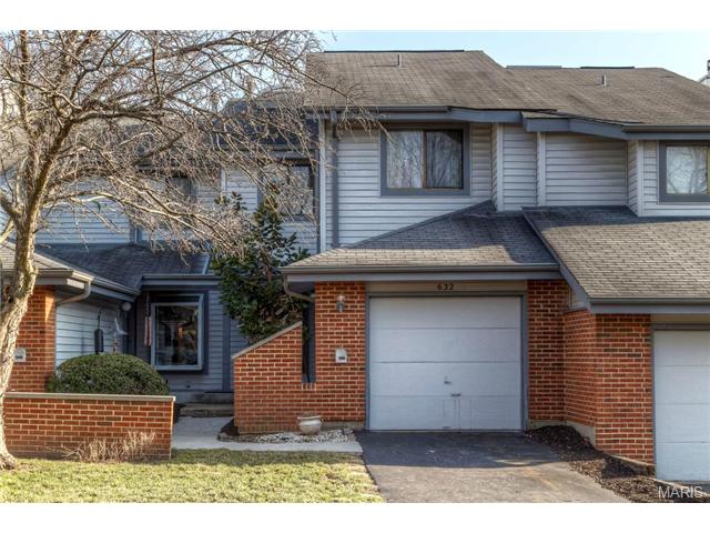 632 Walnut Rdg, Ballwin, MO 63021 photo 1