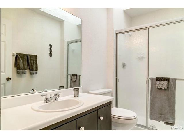 632 Walnut Rdg, Ballwin, MO 63021 photo 12