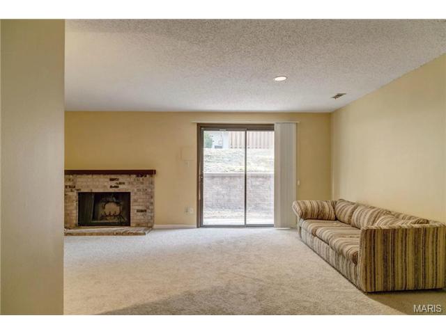 632 Walnut Rdg, Ballwin, MO 63021 photo 17