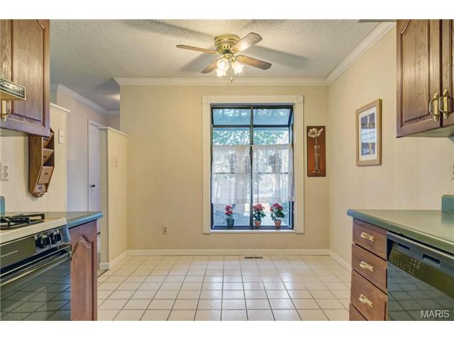 632 Walnut Rdg, Ballwin, MO 63021 photo 3