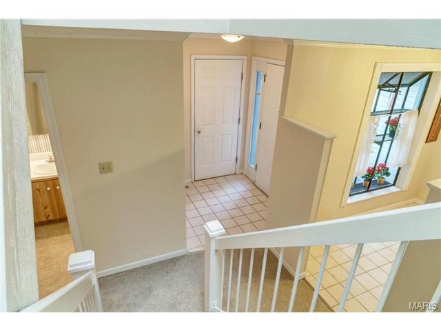 632 Walnut Rdg, Ballwin, MO 63021 photo 2