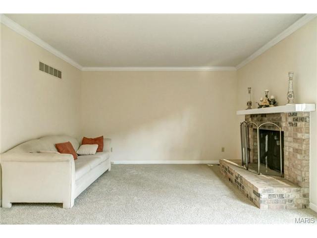 632 Walnut Rdg, Ballwin, MO 63021 photo 7