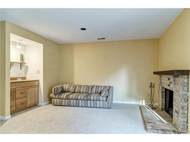632 Walnut Rdg, Ballwin, MO 63021 photo 18
