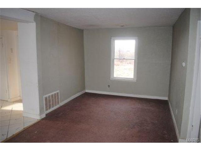 7 Doris Ave, O'fallon, MO 63368 photo 3
