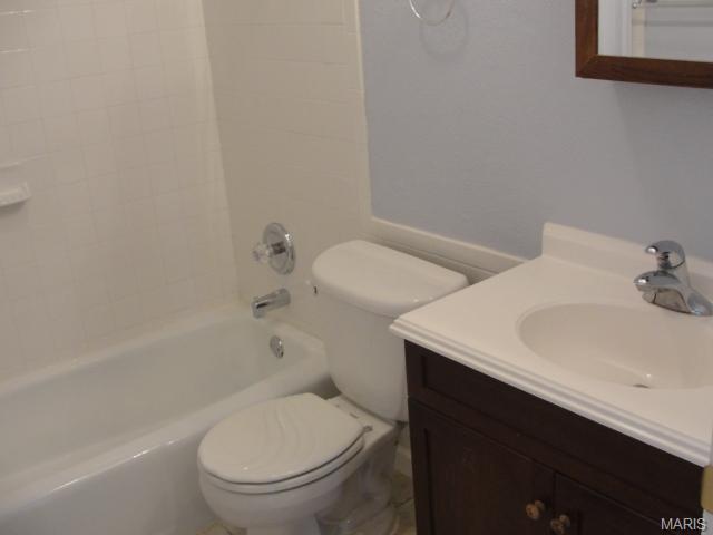 376 Sorrento Dr, Ballwin, MO 63021 photo 7