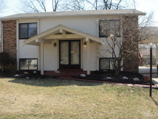 376 Sorrento Dr, Ballwin, MO 63021 photo 1